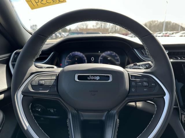 new 2025 Jeep Grand Cherokee car, priced at $45,583