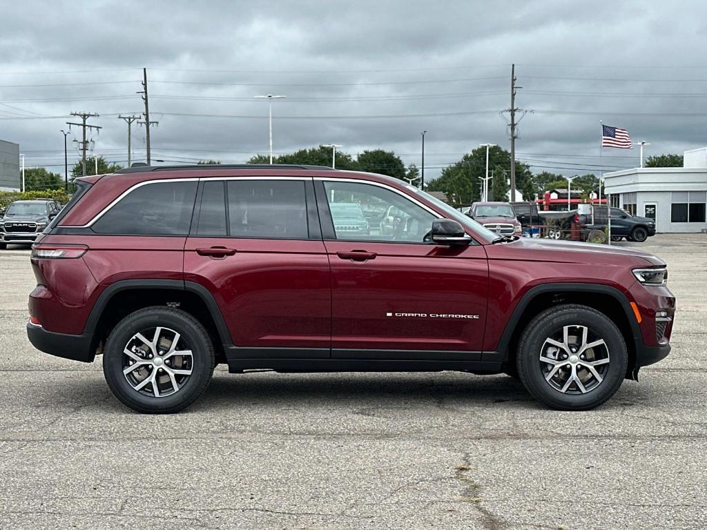 new 2025 Jeep Grand Cherokee car, priced at $46,742