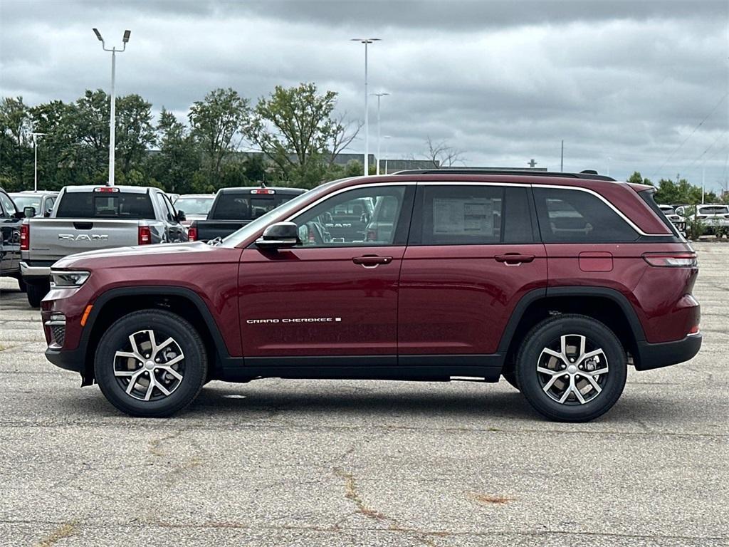 new 2025 Jeep Grand Cherokee car, priced at $46,742
