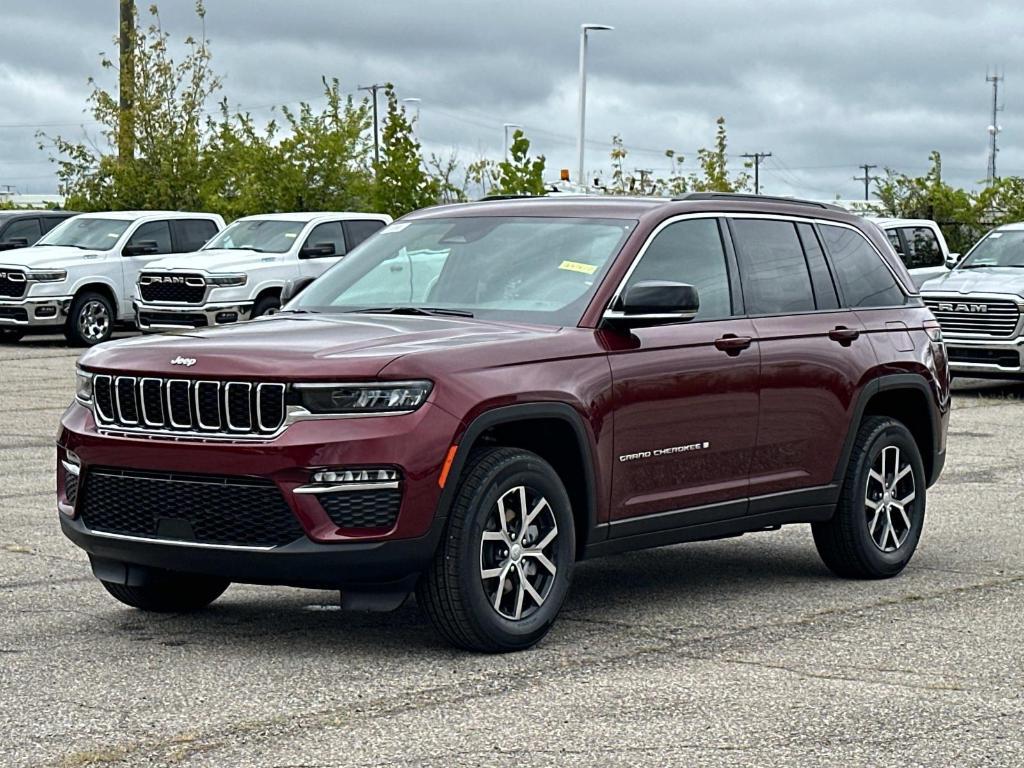 new 2025 Jeep Grand Cherokee car, priced at $46,742