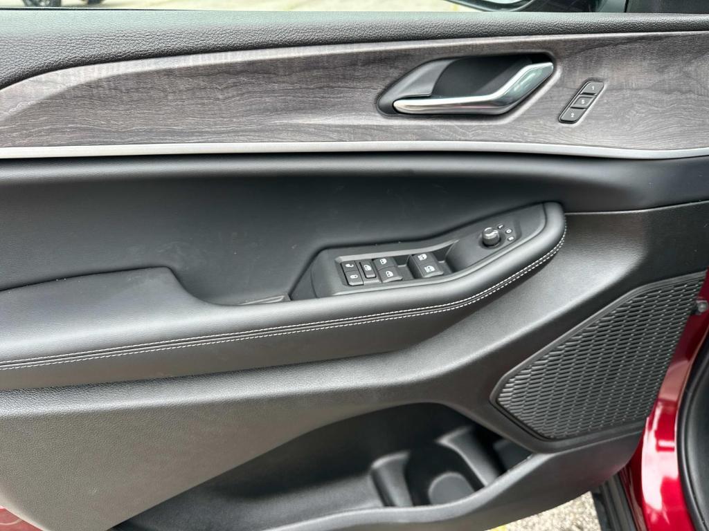 new 2025 Jeep Grand Cherokee car, priced at $46,742