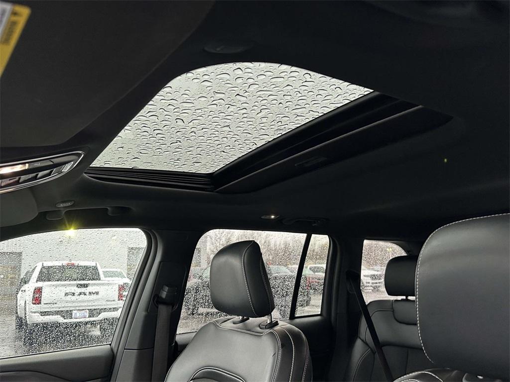 used 2024 Jeep Grand Cherokee car, priced at $31,995