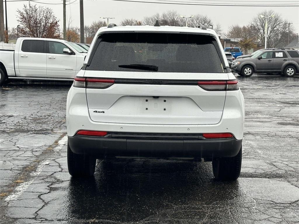 used 2024 Jeep Grand Cherokee car, priced at $31,995
