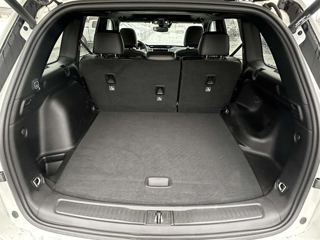 used 2024 Jeep Grand Cherokee car, priced at $31,995