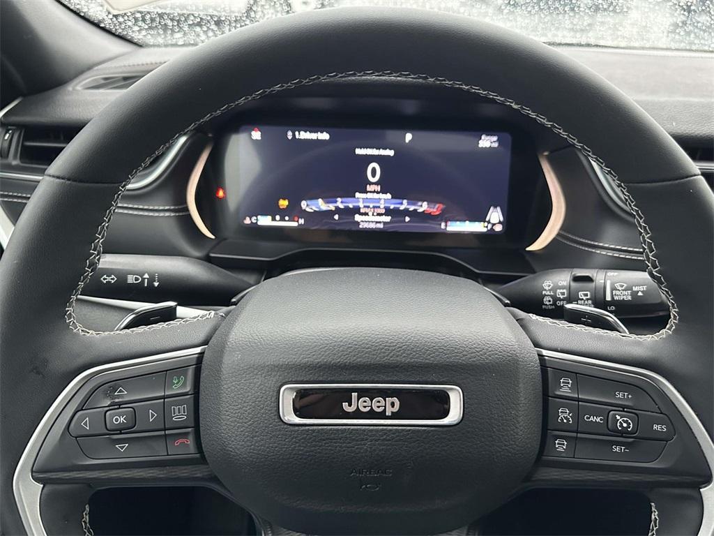 used 2024 Jeep Grand Cherokee car, priced at $31,995