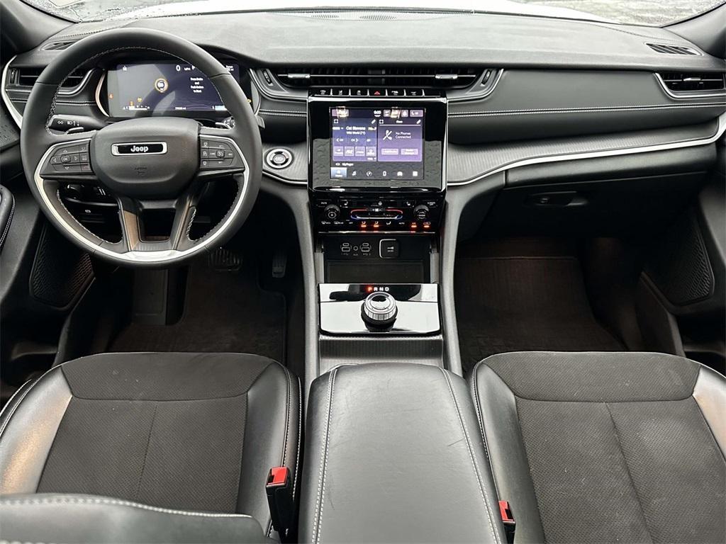 used 2024 Jeep Grand Cherokee car, priced at $31,995