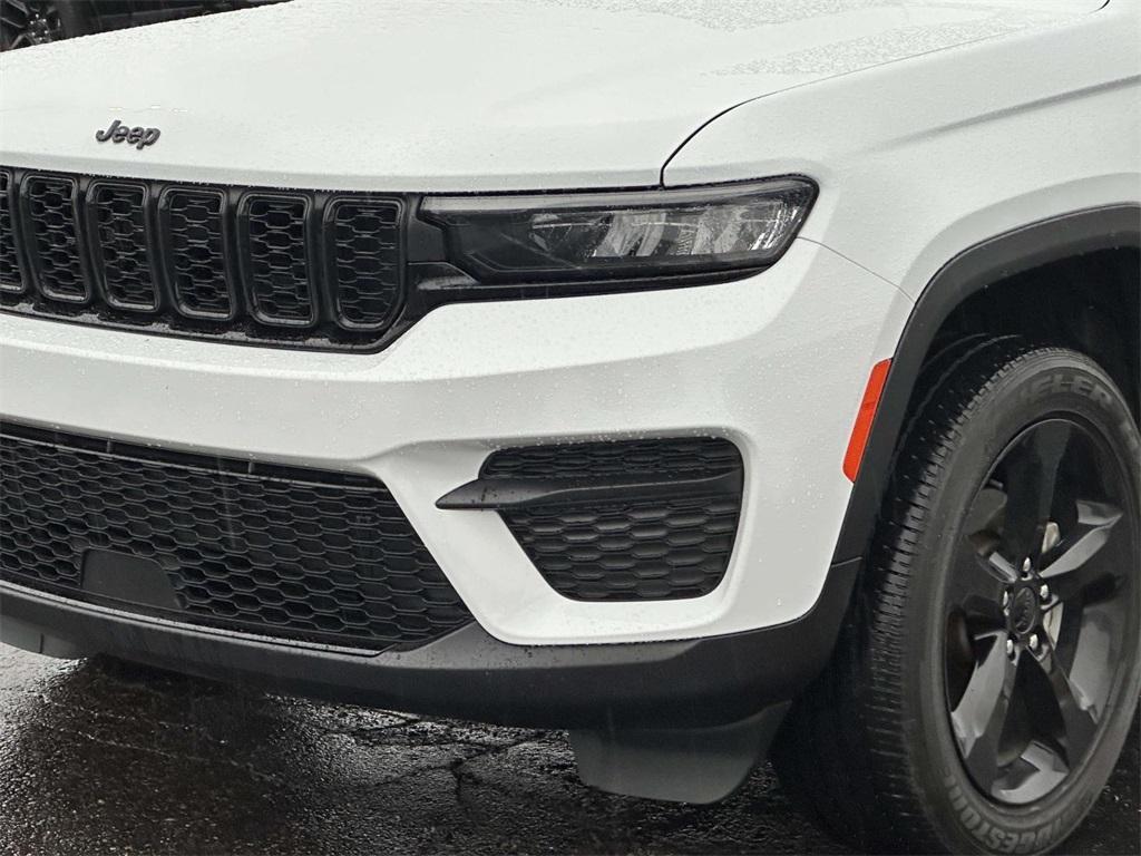 used 2024 Jeep Grand Cherokee car, priced at $31,995