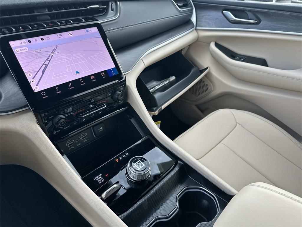 new 2025 Jeep Grand Cherokee car, priced at $46,331