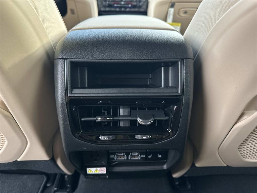 new 2025 Jeep Grand Cherokee car, priced at $46,331