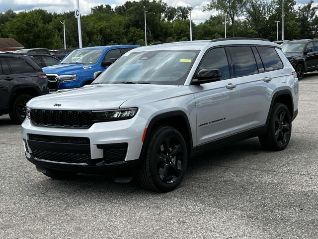 new 2024 Jeep Grand Cherokee L car, priced at $47,854