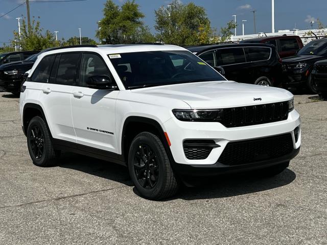 new 2024 Jeep Grand Cherokee car, priced at $44,328