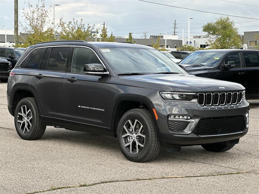 new 2025 Jeep Grand Cherokee car, priced at $46,867