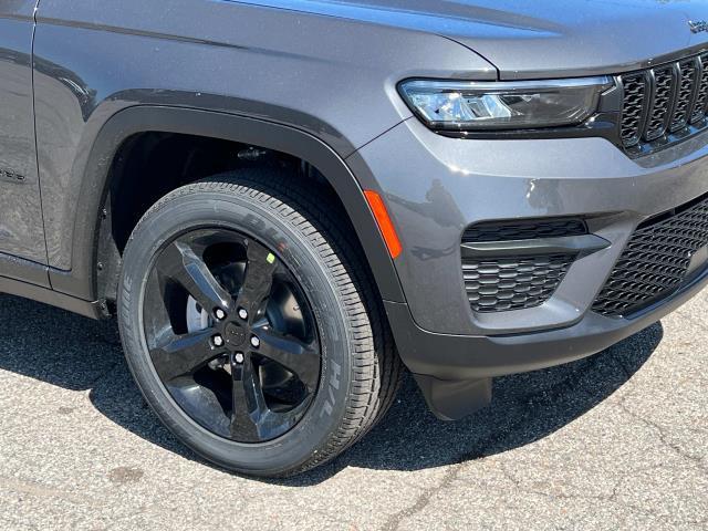 new 2024 Jeep Grand Cherokee car, priced at $45,894