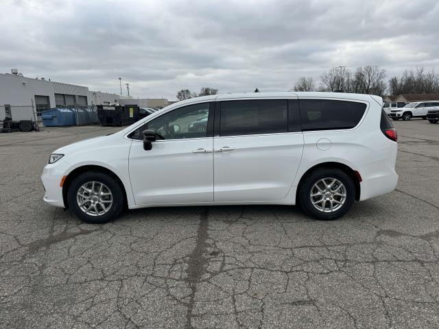 new 2025 Chrysler Pacifica car, priced at $43,276