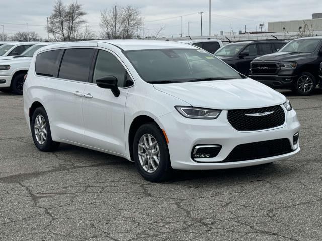 new 2025 Chrysler Pacifica car, priced at $43,276