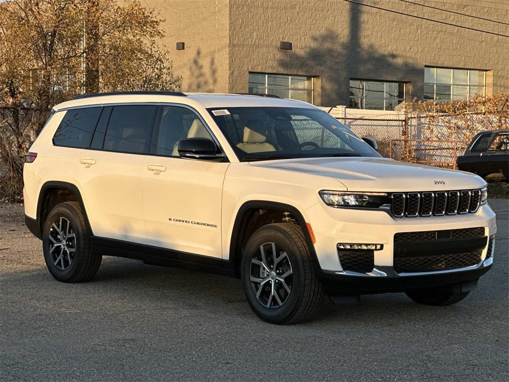 new 2025 Jeep Grand Cherokee L car, priced at $48,291
