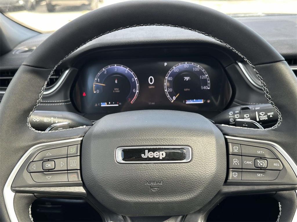 new 2025 Jeep Grand Cherokee car, priced at $43,406