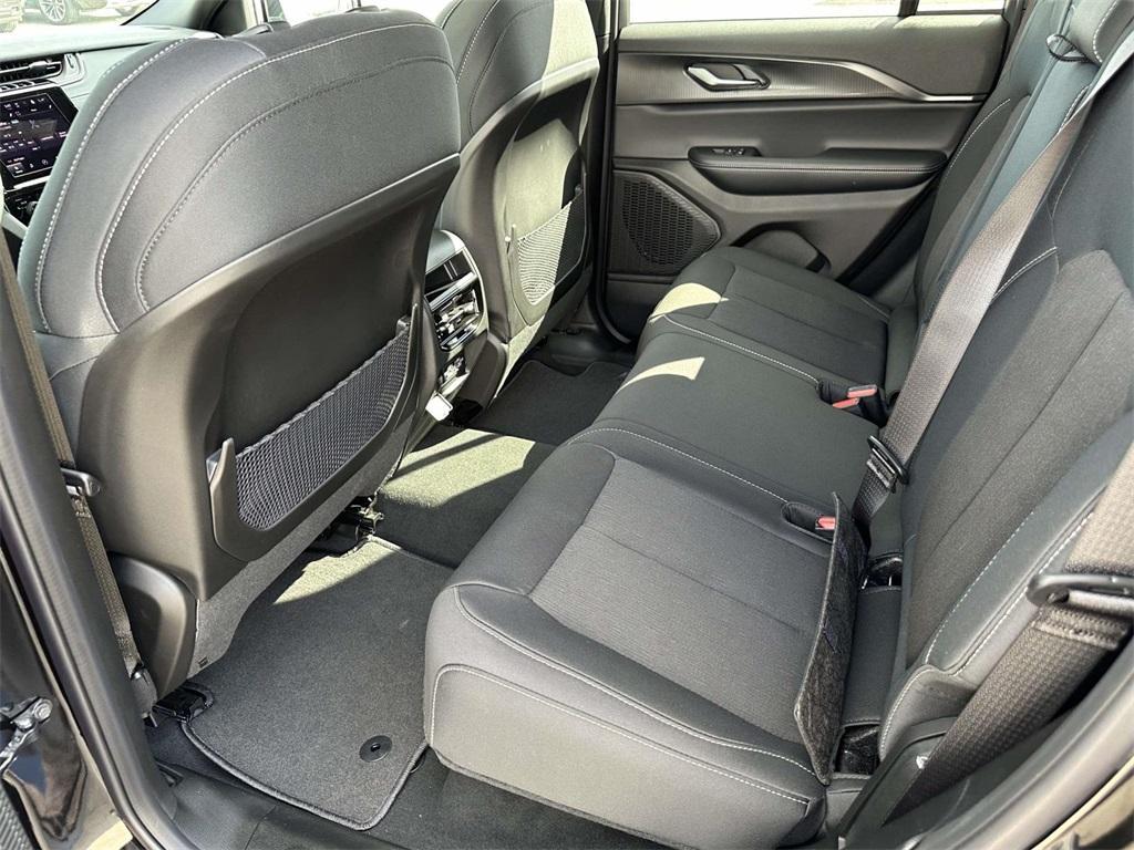 new 2025 Jeep Grand Cherokee car, priced at $43,406