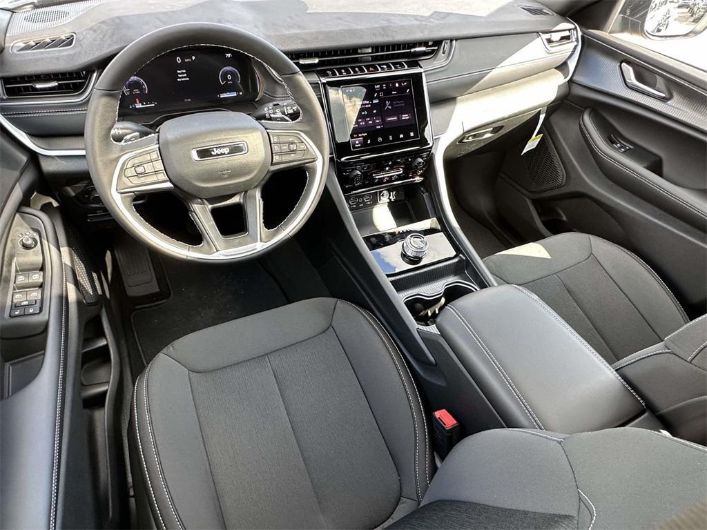 new 2025 Jeep Grand Cherokee car, priced at $43,406