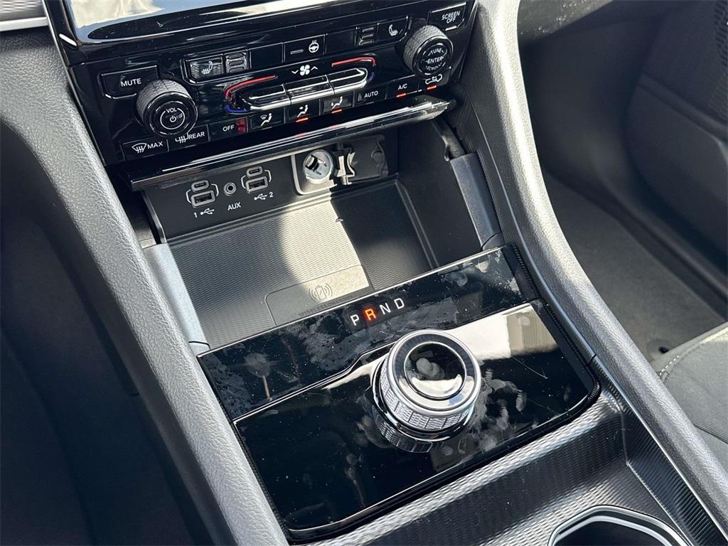 new 2025 Jeep Grand Cherokee car, priced at $43,406
