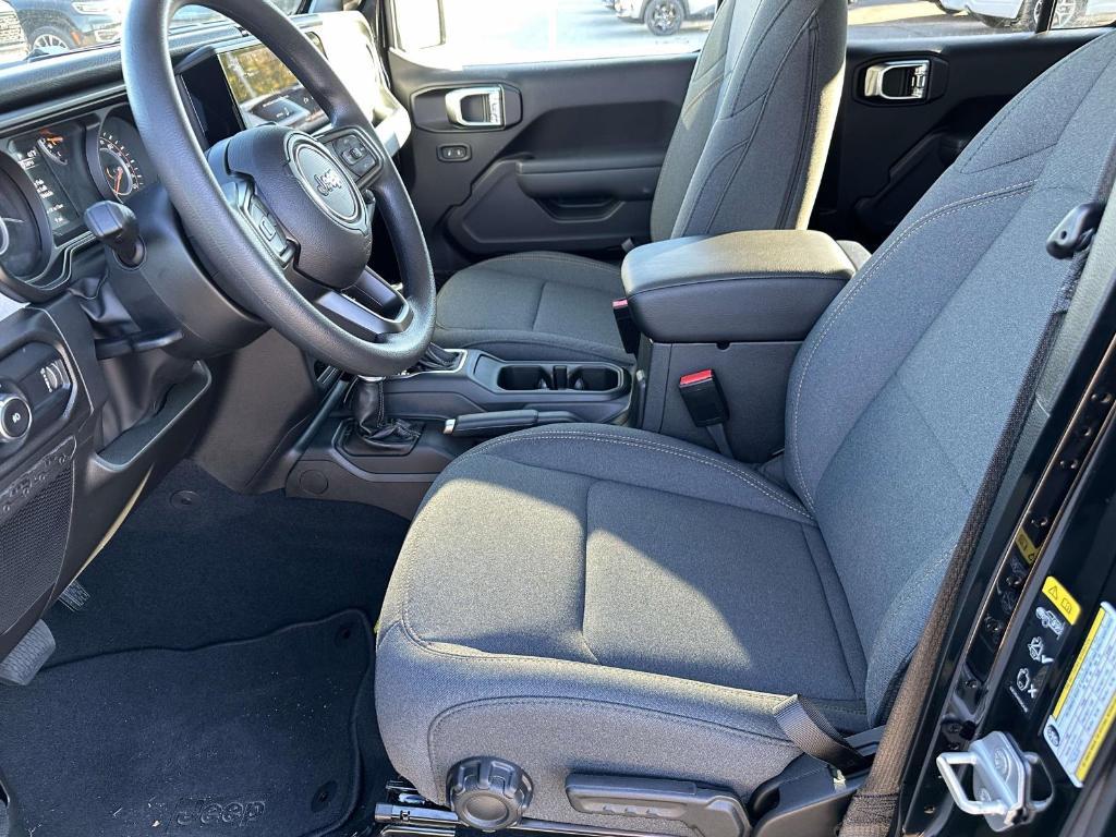 new 2026 Jeep Wrangler car, priced at $44,376