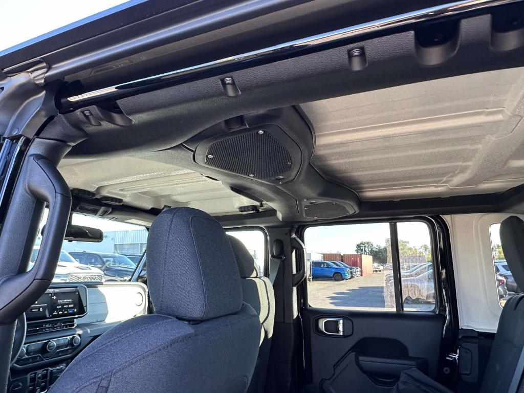 new 2026 Jeep Wrangler car, priced at $44,376
