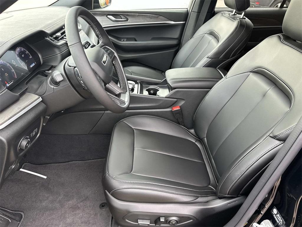 new 2025 Jeep Grand Cherokee car, priced at $49,320