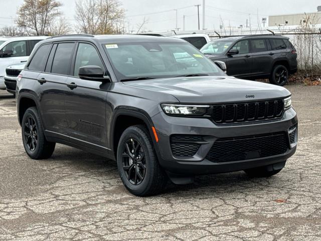 new 2025 Jeep Grand Cherokee car, priced at $45,384