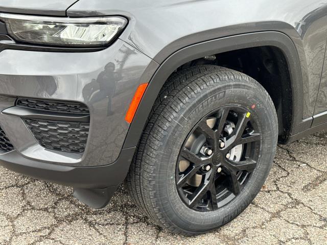 new 2025 Jeep Grand Cherokee car, priced at $45,384