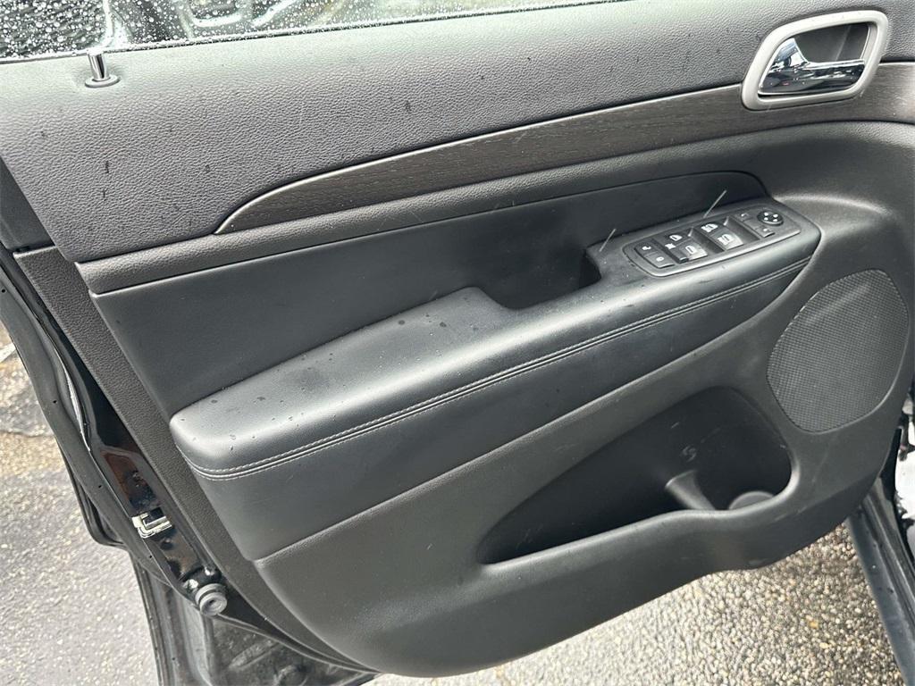 used 2018 Jeep Grand Cherokee car, priced at $17,995
