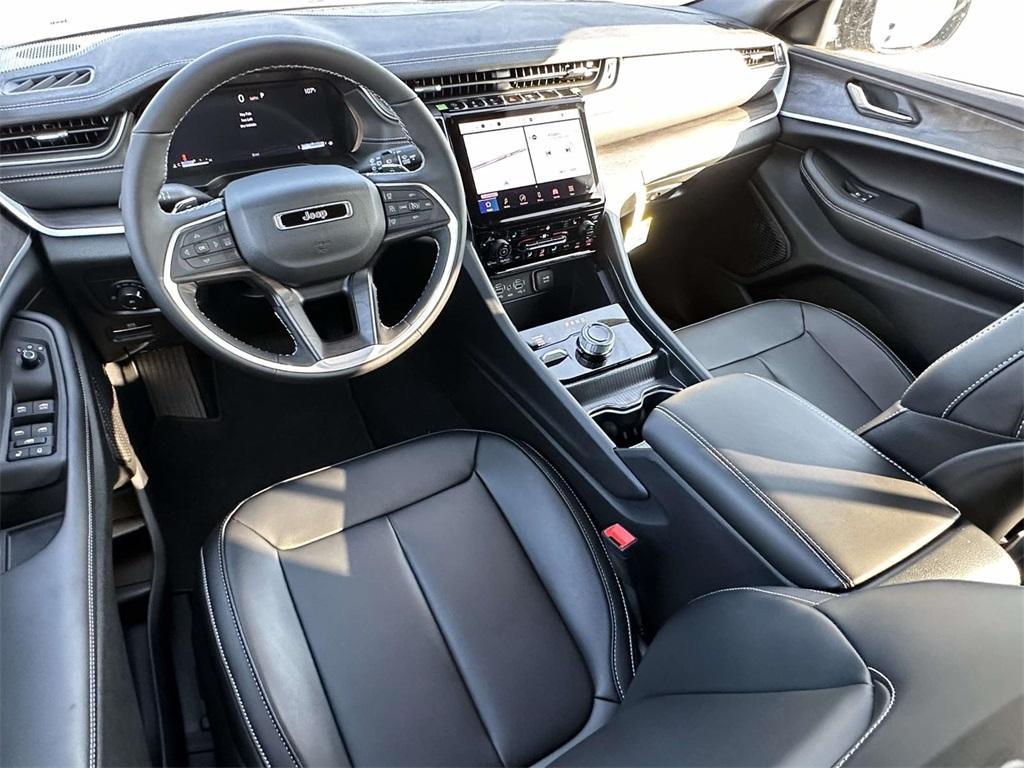new 2025 Jeep Grand Cherokee car, priced at $46,867