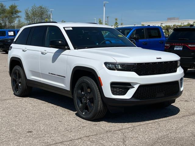 new 2024 Jeep Grand Cherokee car, priced at $46,858