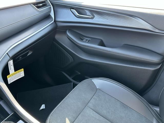 new 2025 Jeep Grand Cherokee car, priced at $47,959