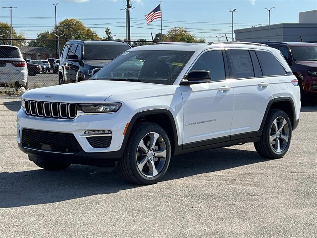 new 2025 Jeep Grand Cherokee car, priced at $56,084