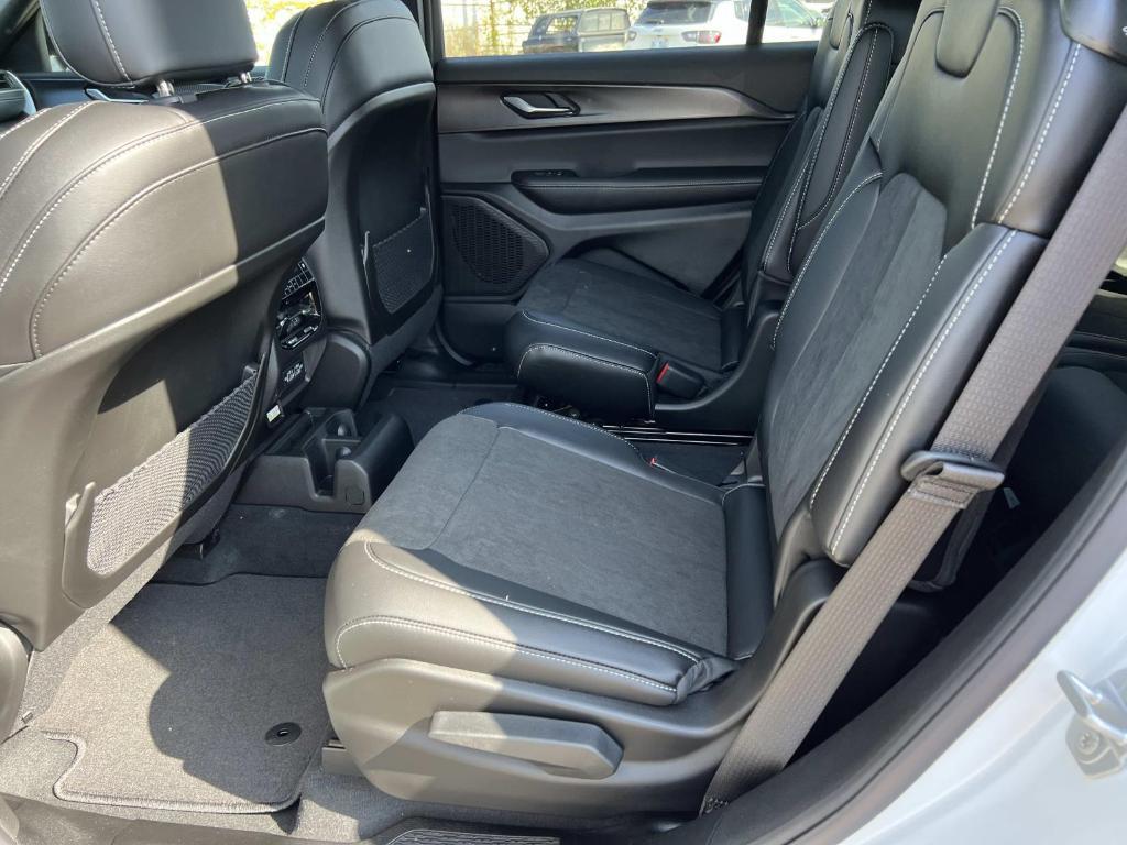 new 2025 Jeep Grand Cherokee L car, priced at $48,612
