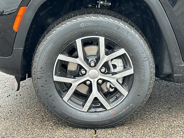 new 2025 Jeep Grand Cherokee car, priced at $46,742