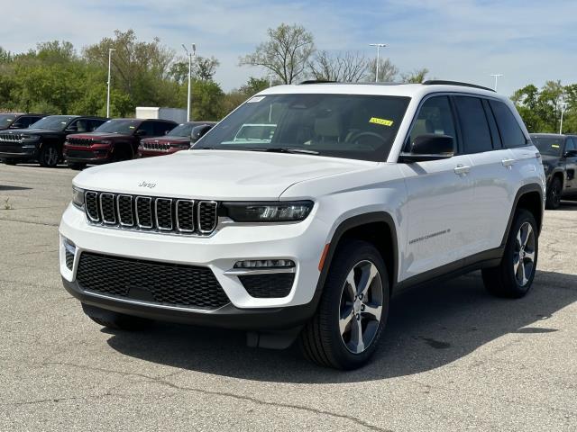 new 2025 Jeep Grand Cherokee car, priced at $52,430