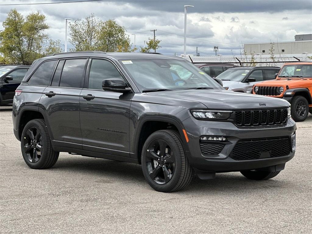 new 2025 Jeep Grand Cherokee car, priced at $49,320