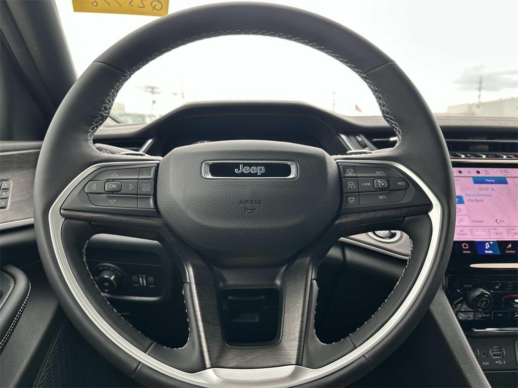 new 2025 Jeep Grand Cherokee car, priced at $49,320