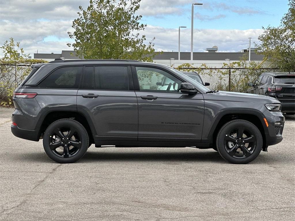 new 2025 Jeep Grand Cherokee car, priced at $49,320