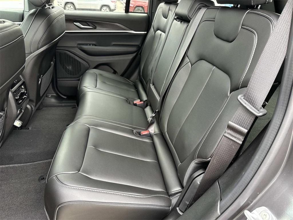 new 2025 Jeep Grand Cherokee car, priced at $49,320