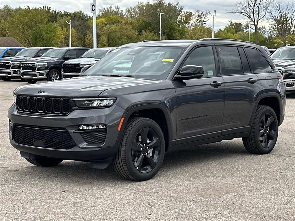 new 2025 Jeep Grand Cherokee car, priced at $49,320