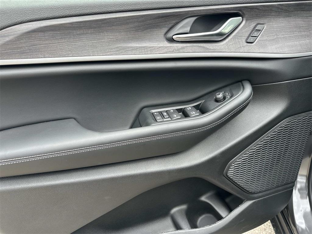 new 2025 Jeep Grand Cherokee car, priced at $49,320