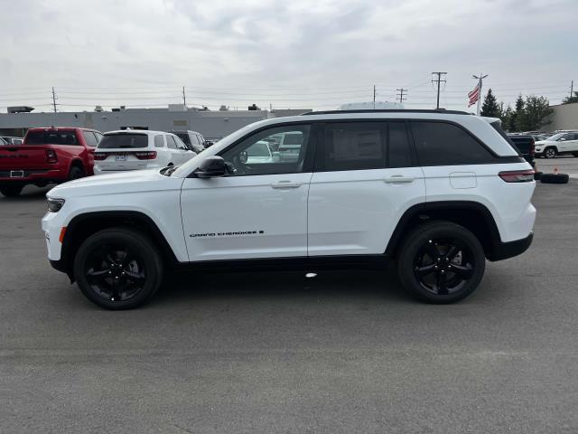 new 2024 Jeep Grand Cherokee car, priced at $45,358