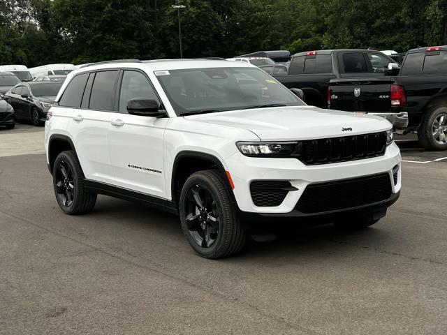 new 2024 Jeep Grand Cherokee car, priced at $45,358