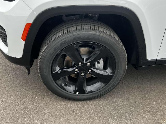 new 2024 Jeep Grand Cherokee car, priced at $45,358