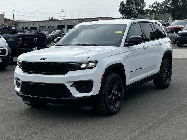 new 2024 Jeep Grand Cherokee car, priced at $45,358