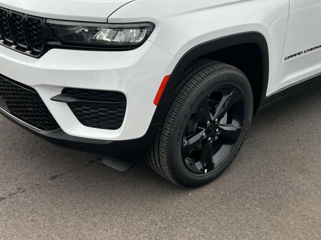 new 2024 Jeep Grand Cherokee car, priced at $45,358