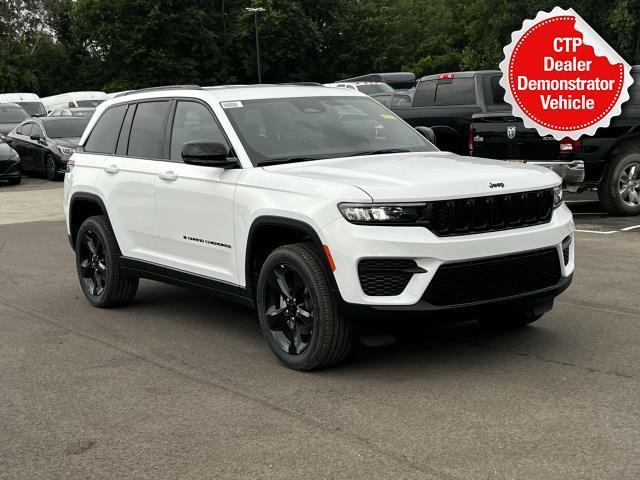 new 2024 Jeep Grand Cherokee car, priced at $45,358