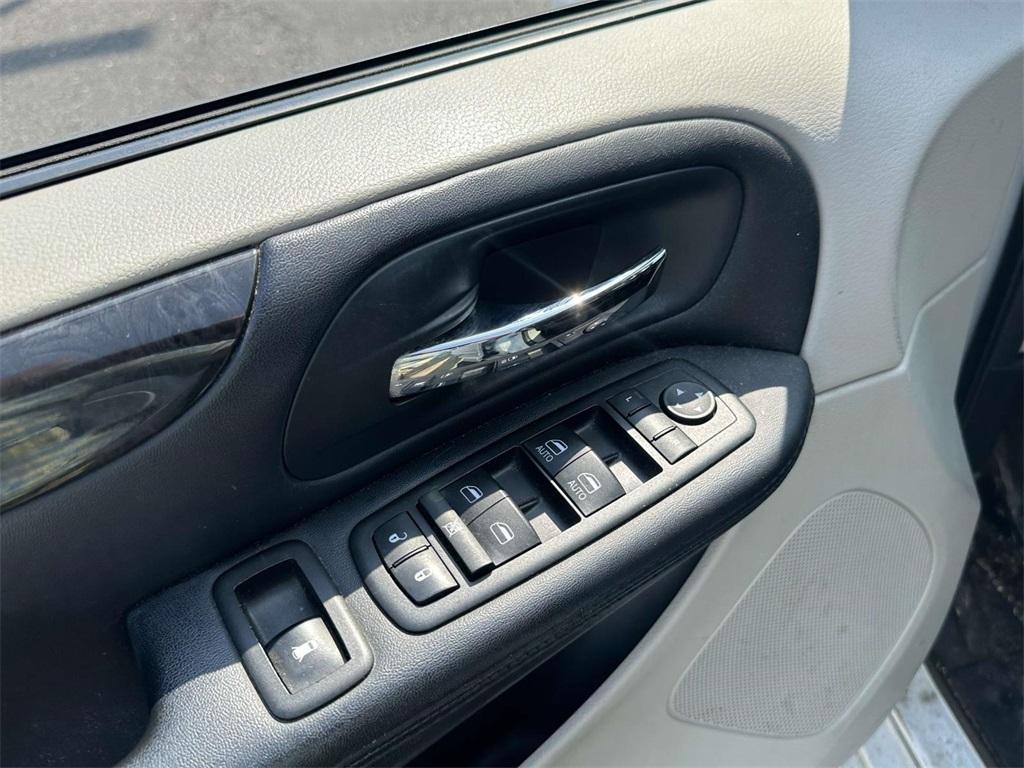 used 2014 Dodge Grand Caravan car, priced at $4,995